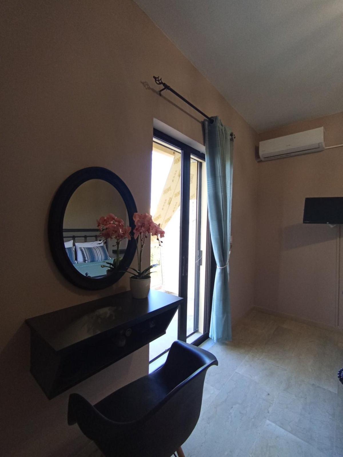 Apartamento Horizon Blue Loútsa Exterior foto