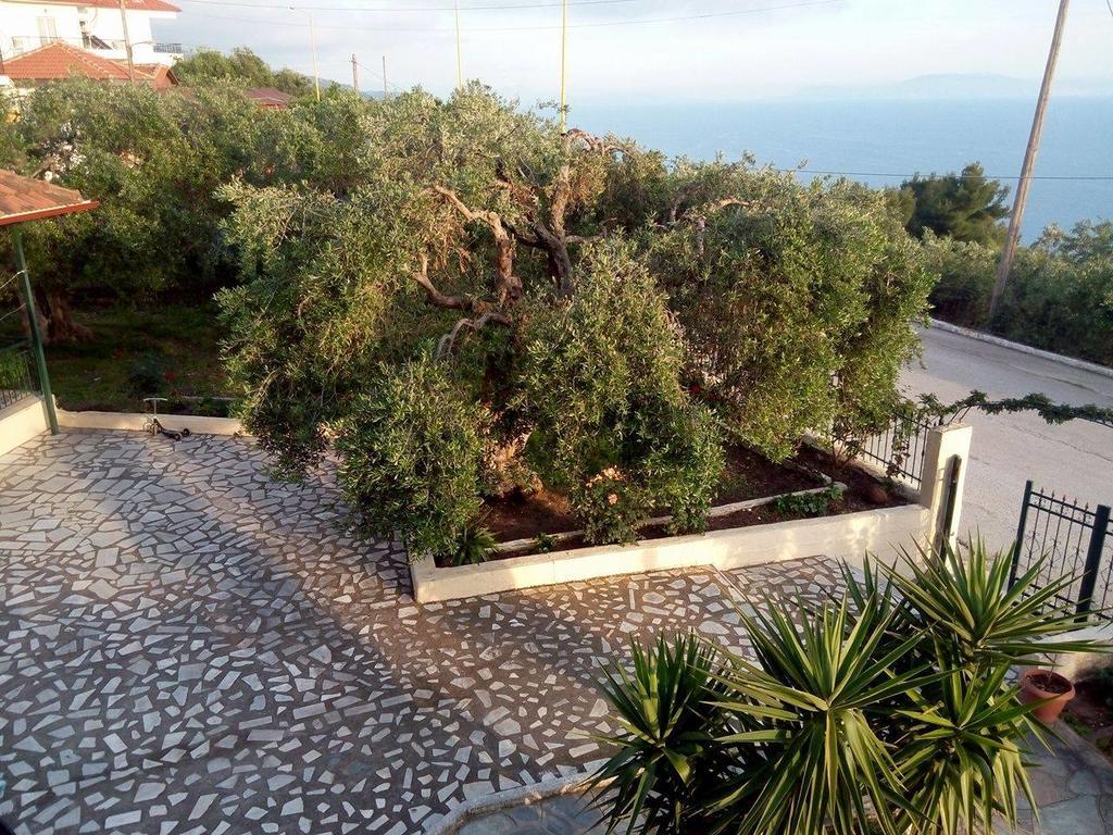 Apartamento Horizon Blue Loútsa Exterior foto